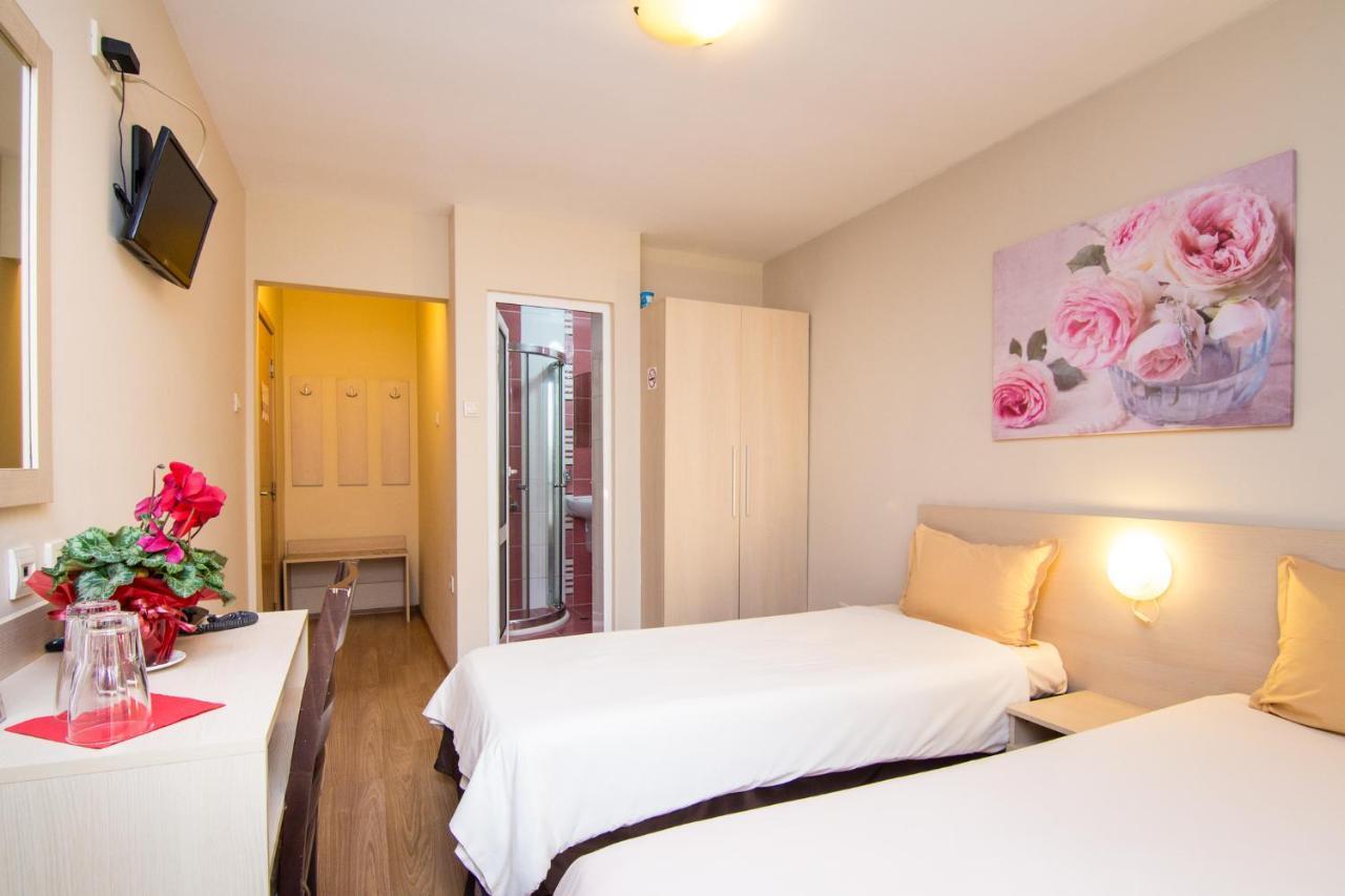Family Hotel Madrid 索菲亞 外观 照片
